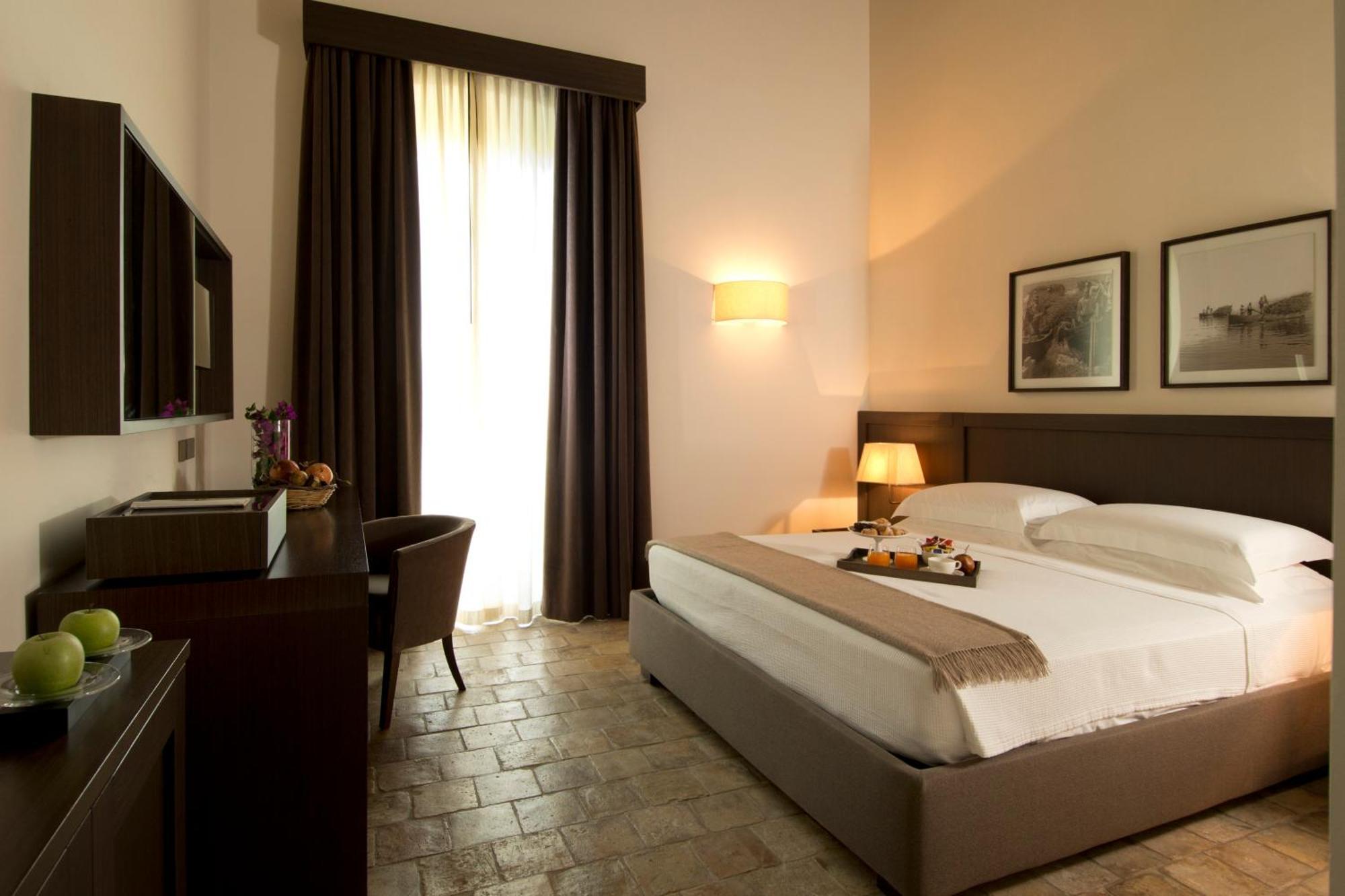 Hotel Histò San Pietro Sul Mar Piccolo Taranto Esterno foto