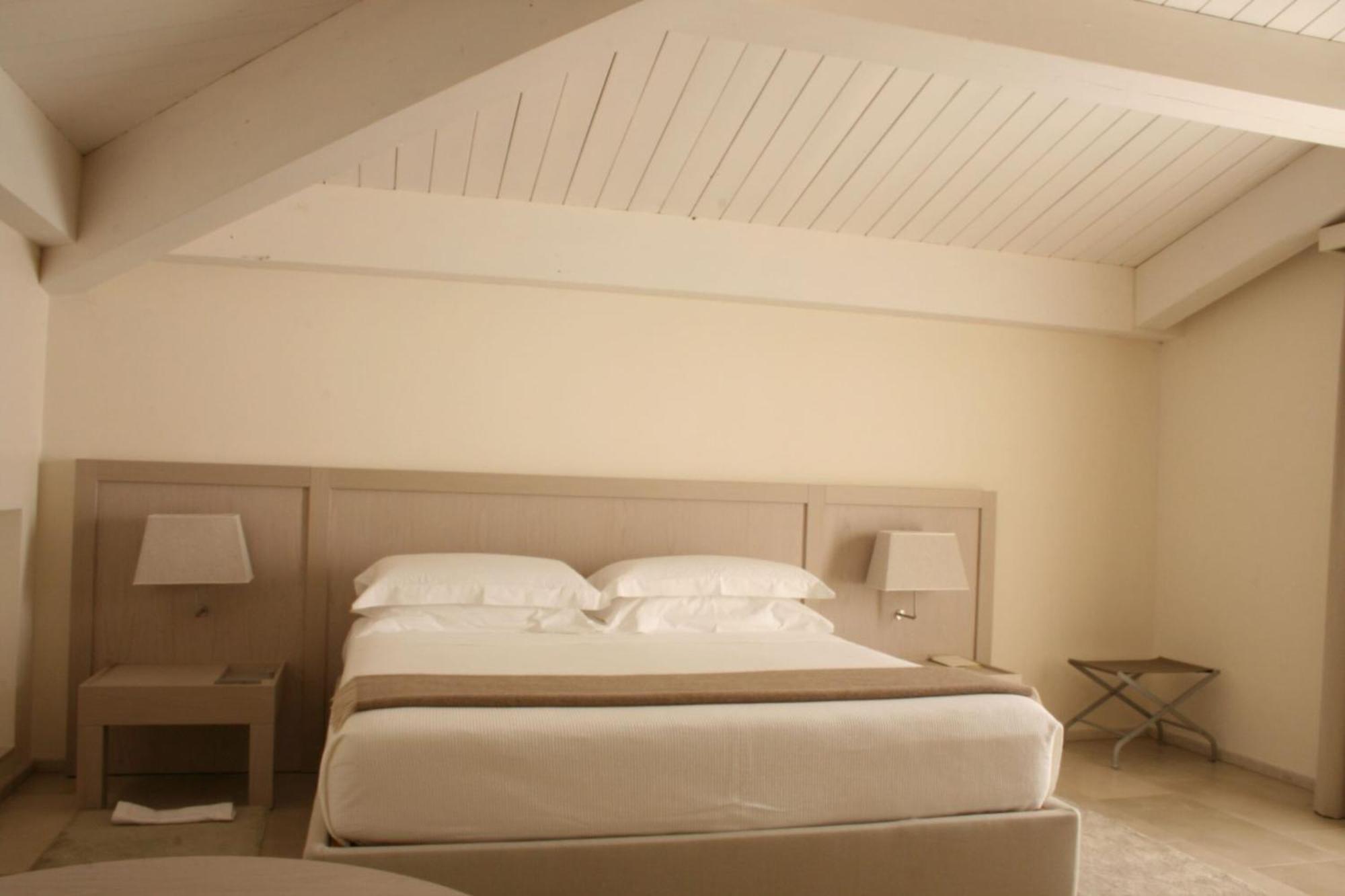 Hotel Histò San Pietro Sul Mar Piccolo Taranto Esterno foto